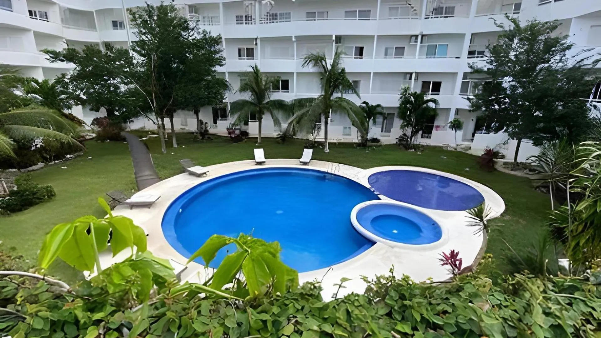 Minimalist Studio With Pool And Free Scooter 코수멜